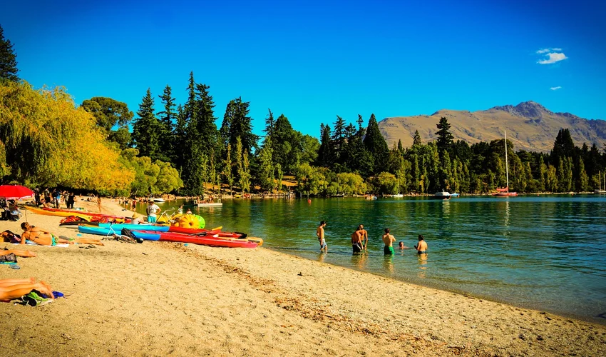 Nieuw-Zeeland Bezienswaardigheden en Activiteiten Top 28 Queenstown Beach