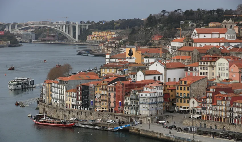 Sociale regels en etiquette in Portugal: Mijn ervaringen Je bekijkt nu Sociale regels en etiquette in Portugal: Mijn ervaringen